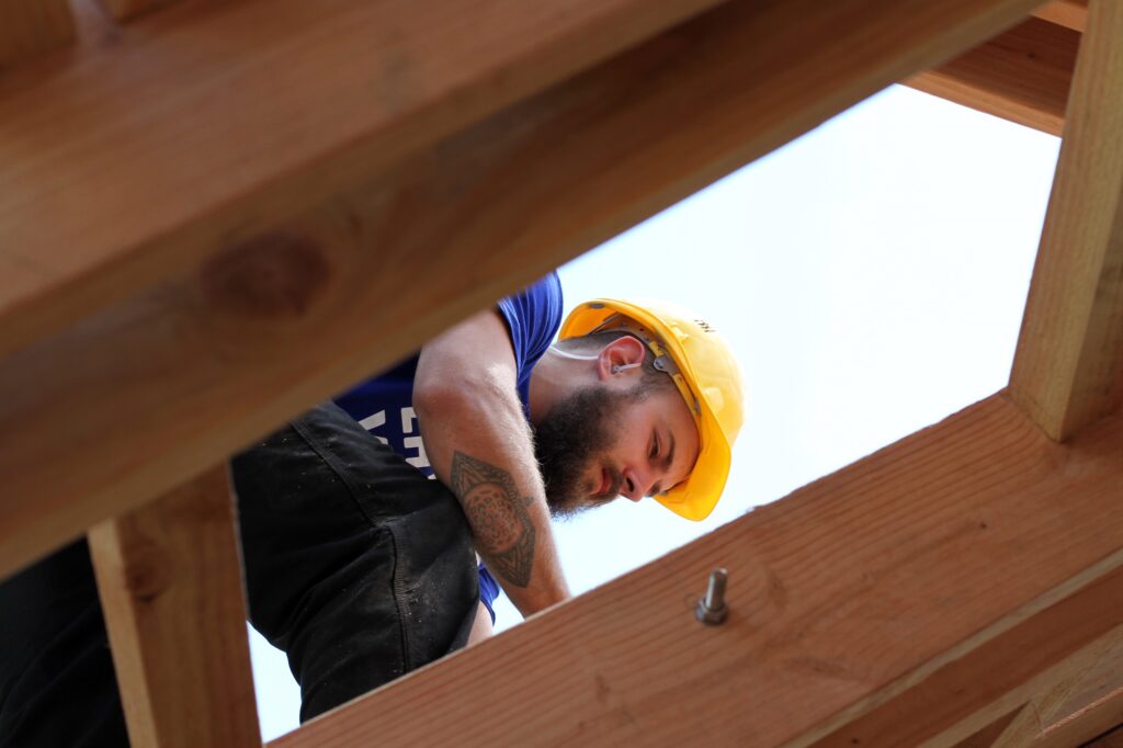 Un constructeur lors des Défis du Bois